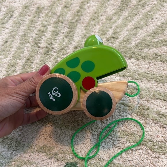 Green Wooden Frog Pull Toy - Picture 3 of 3